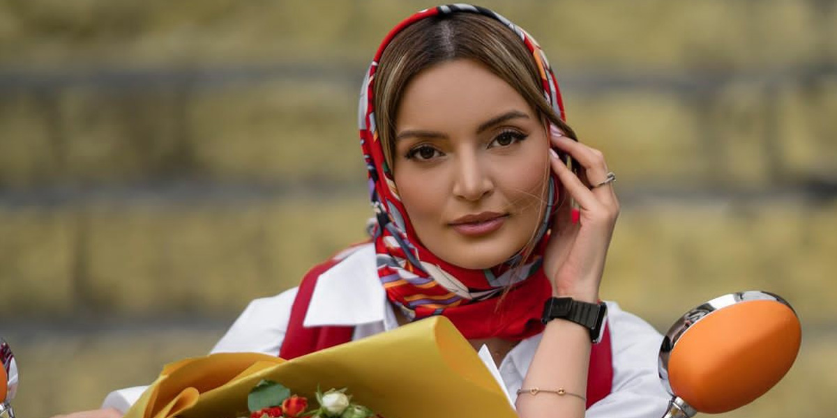وست آبی نیلوفر پارسا
